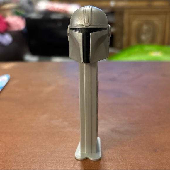 PEZ Star Wars Mandalorian Grogu Boba Fett Collectible-original In Tin W/ Candy - Picture 3 of 12